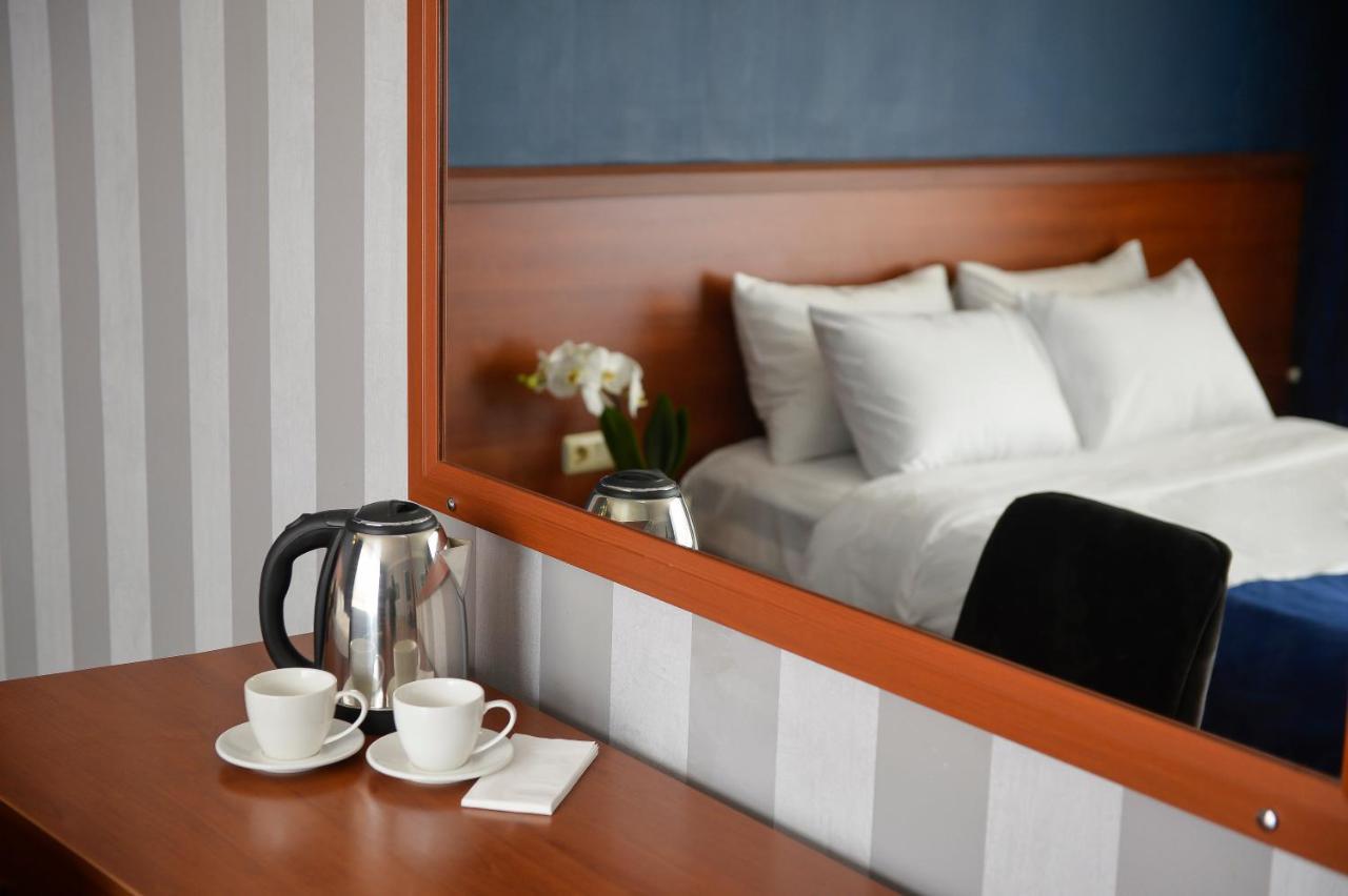 Aura Boutique Hotel Batumi Exterior photo