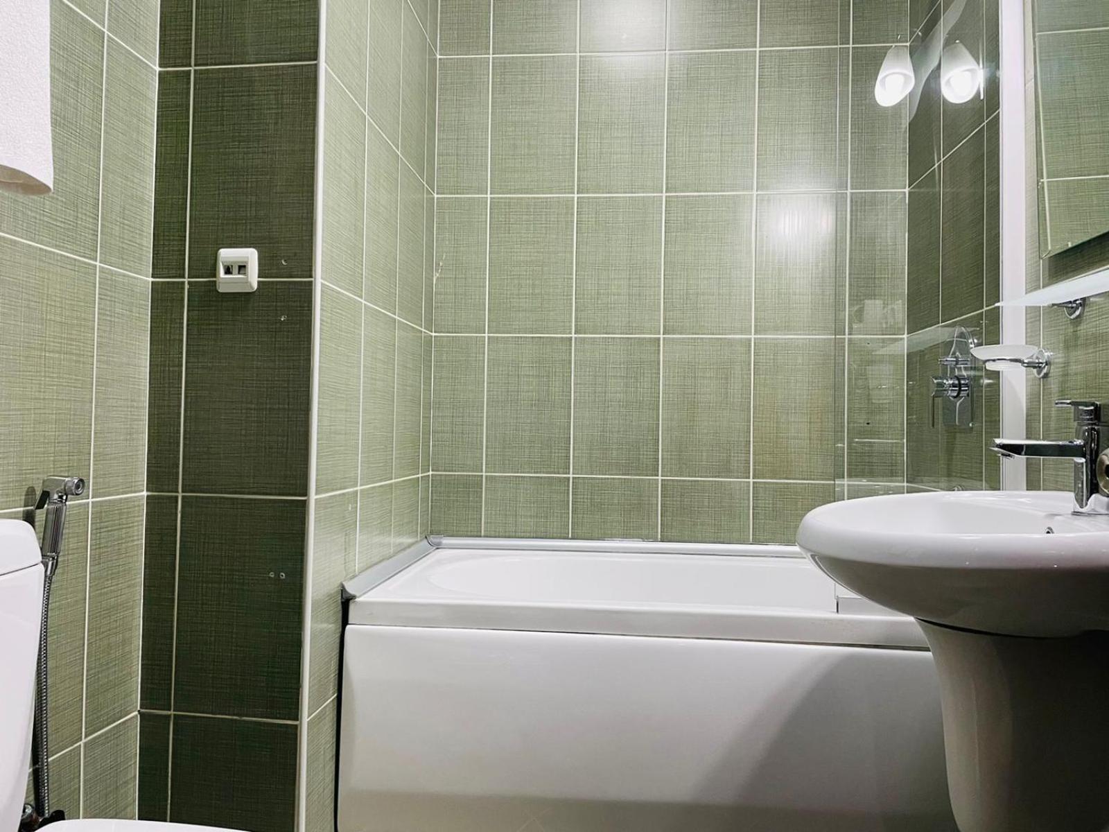 Aura Boutique Hotel Batumi Room photo